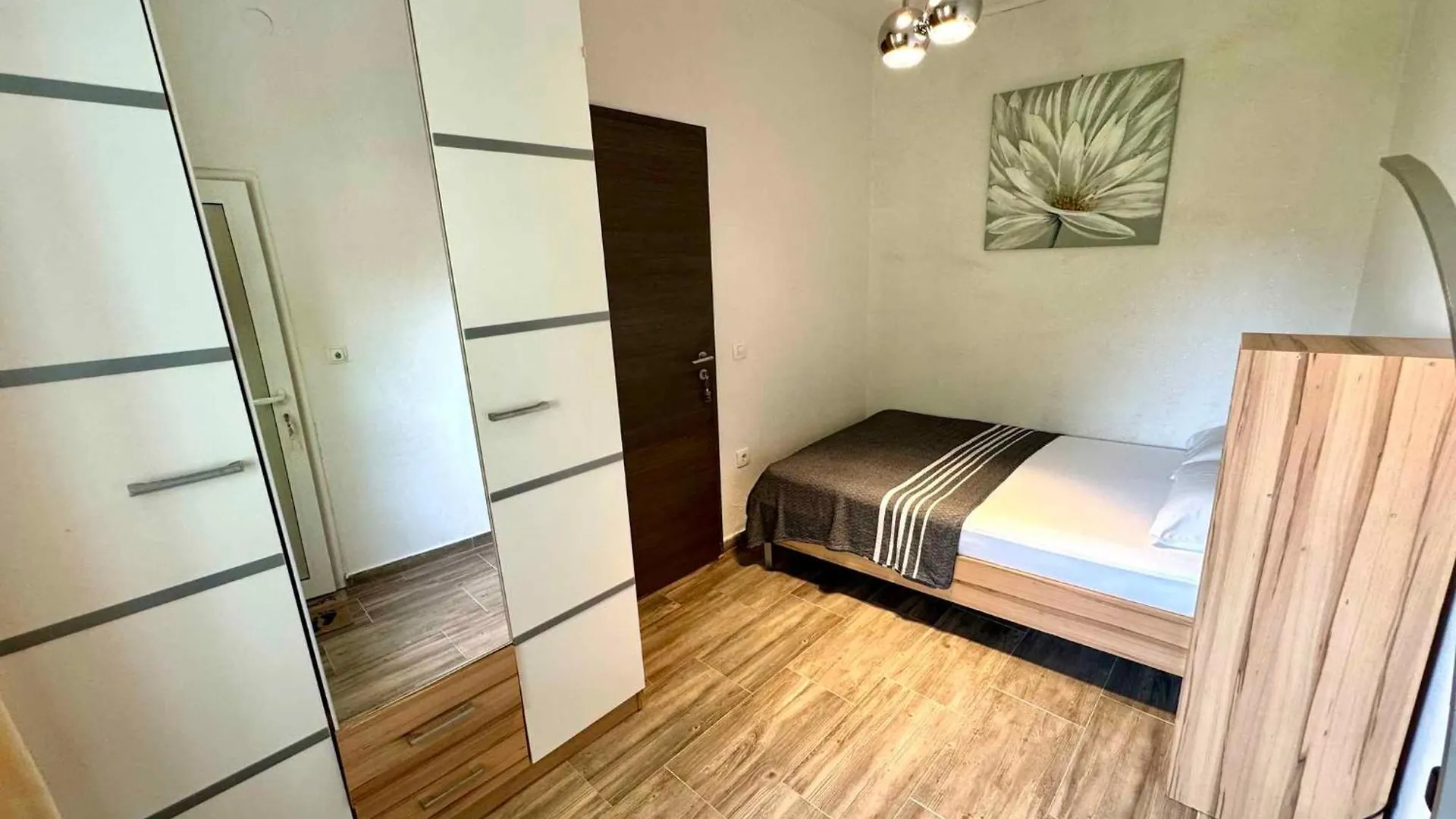 Apartment In Dramalj 44160